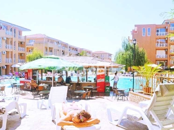 Тристаен апартамент в к.к. Слънчев бряг - 56 кв.м за 768 €/кв.м - Снимка #1