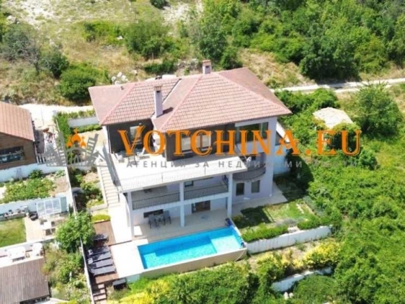 Къща в Балчик - 320 кв.м за 1094 €/кв.м - Снимка #1