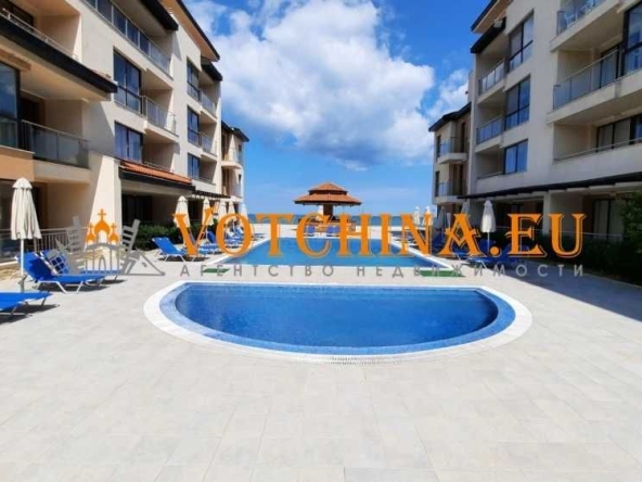 Тристаен апартамент в Обзор - 100 кв.м за 1030 €/кв.м - Снимка #1