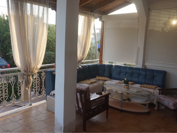 Дава се под наем Къща в София, Център - 100 кв.м за 130 € - Снимка #1