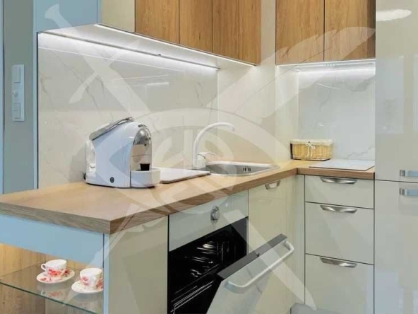 Дава се под наем Двустаен апартамент в Варна, Център - 63 кв.м за 700 € - Снимка #1