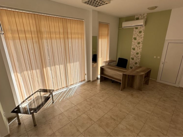 Дава се под наем Офис в Бургас, Възраждане - 30 кв.м за 255 € - Снимка #1