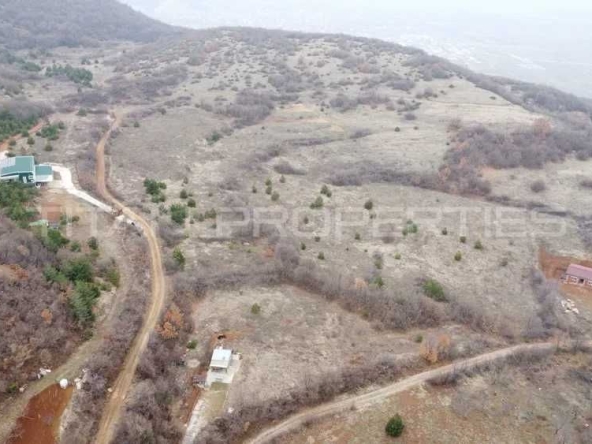 Парцел в Пловдив, Тракия - 19670 кв.м за 26 €/кв.м - Снимка #1