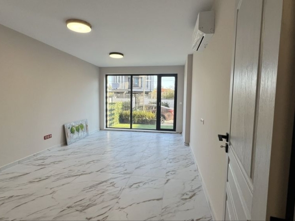 Дава се под наем Офис в Варна, Гръцка махала - 90 кв.м за 510 € - Снимка #1