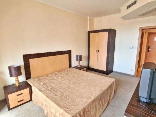 Двустаен апартамент в к.к. Слънчев бряг - 84 кв.м за 516 €/кв.м - Снимка #1