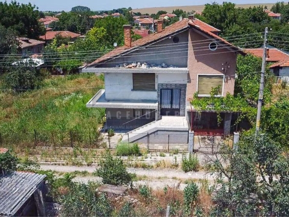 Къща в с. Златовръх, Област Пловдив - 126 кв.м за 810 €/кв.м - Снимка #1