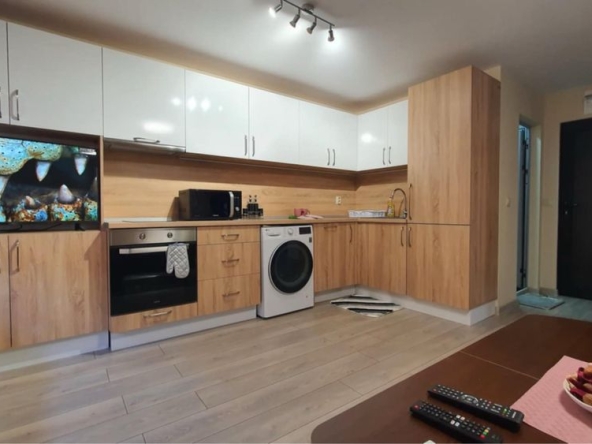 Дава се под наем Тристаен апартамент в Казанлък - 85 кв.м за 408 € - Снимка #1