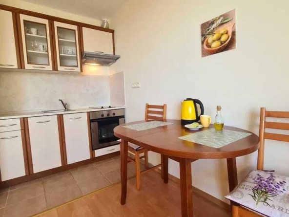 Дава се под наем Едностаен апартамент в Свети Влас - 42 кв.м за 200 € - Снимка #1