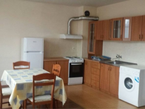 Дава се под наем Тристаен апартамент в Варна, Колхозен пазар - 75 кв.м за 397.8 € - Снимка #1