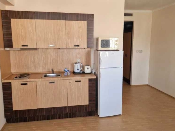 Двустаен апартамент в к.к. Слънчев бряг - 81 кв.м за 1038 €/кв.м - Снимка #1