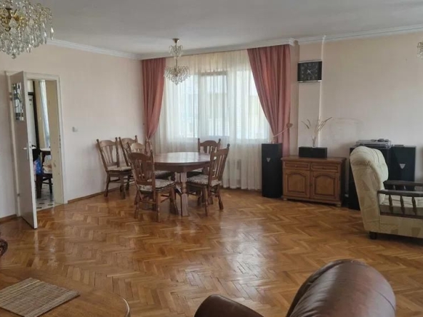 Дава се под наем Тристаен апартамент в София, Малинова долина - 90 кв.м за 750 € - Снимка #1