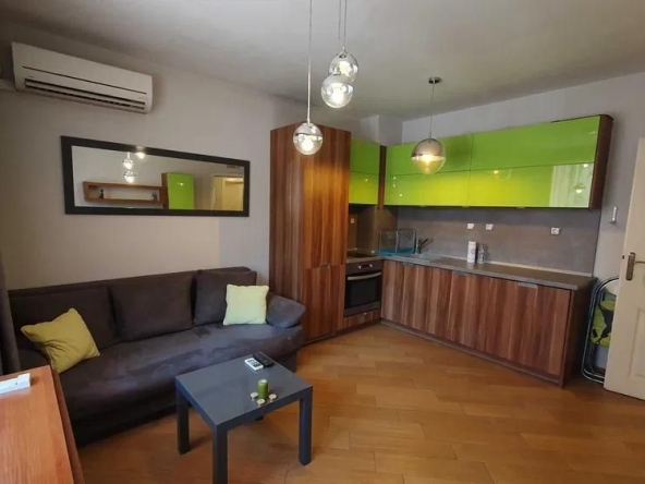 Дава се под наем Двустаен апартамент в Пловдив, Център - 60 кв.м за 350 € - Снимка #1