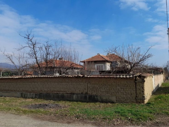 Къща в с. Зимница, Област Стара Загора - 136 кв.м за 464 €/кв.м - Снимка #1