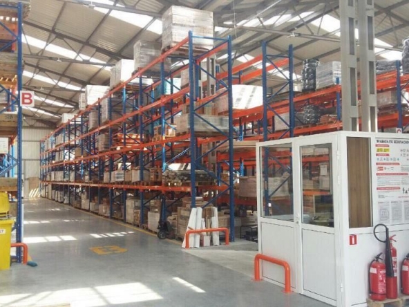 Дава се под наем Склад в с. Езерово, Област Варна - 2000 кв.м за 30.6 € - Снимка #1