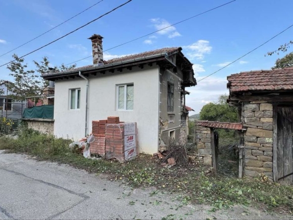 Къща в с. Здравковец, Област Габрово - 58 кв.м за 299 €/кв.м - Снимка #1