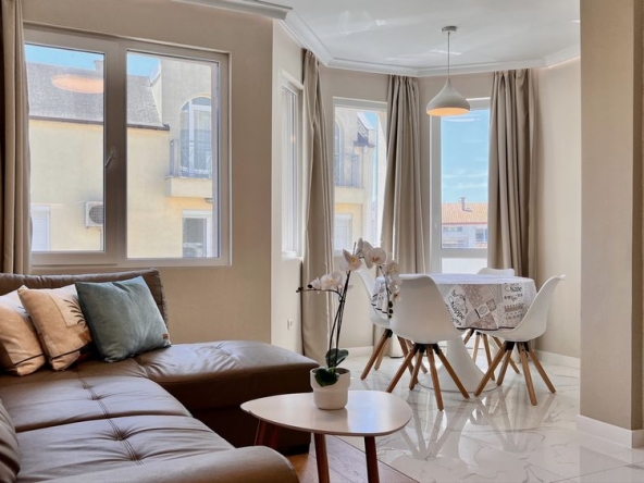 Дава се под наем Двустаен апартамент в Варна, Електрон - 65 кв.м за 714 € - Снимка #1