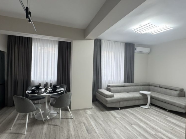 Дава се под наем Двустаен апартамент в Стара Загора, Център - 65 кв.м за 408 € - Снимка #1