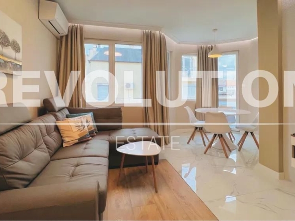 Дава се под наем Двустаен апартамент в Варна, Център - 63 кв.м за 700 € - Снимка #1