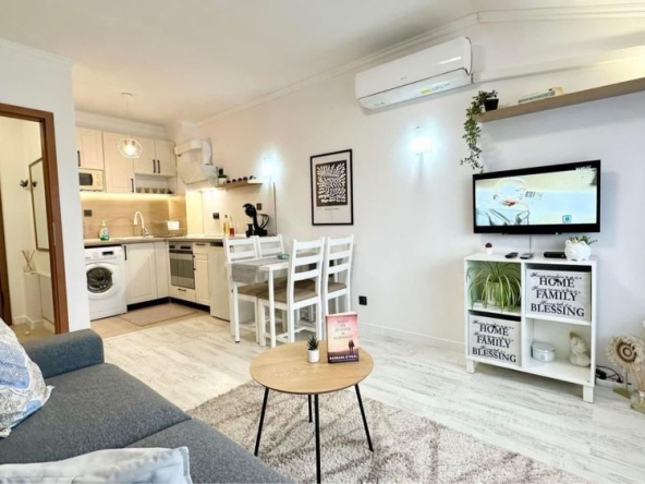 Дава се под наем Двустаен апартамент в Банско - 50 кв.м за 331.5 € - Снимка #1