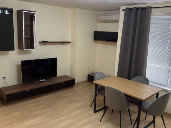 Дава се под наем Двустаен апартамент в Русе, Търговия на едро - 73 кв.м за 382.5 € - Снимка #1