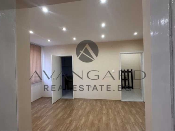 Двустаен апартамент в Пловдив, Изгрев - 50 кв.м за 1565 €/кв.м - Снимка #1