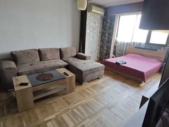 Дава се под наем Едностаен апартамент в София, Център - 50 кв.м за 400 € - Снимка #1