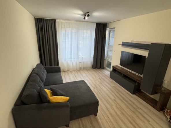 Дава се под наем Двустаен апартамент в София, 7-ми 11-ти километър - 70 кв.м за 739.5 € - Снимка #1