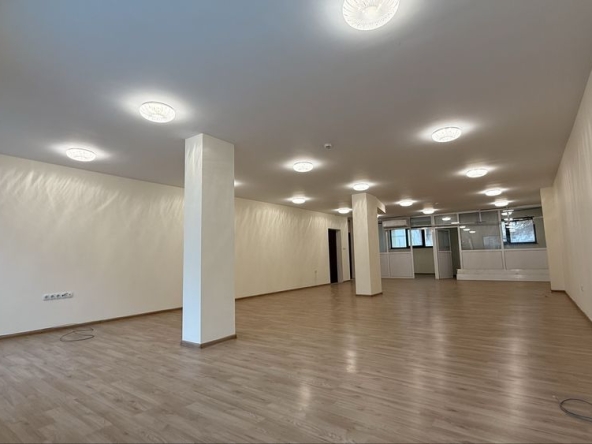 Офис в Пловдив, Кършияка - 163 кв.м за 1565 €/кв.м - Снимка #1
