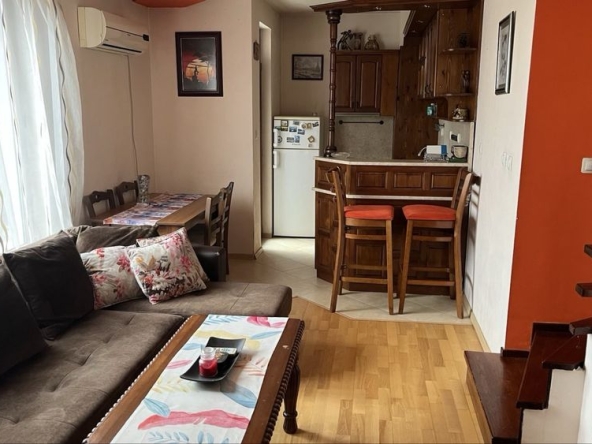 Дава се под наем Двустаен апартамент в Пазарджик, Запад - 75 кв.м за 280.5 € - Снимка #1