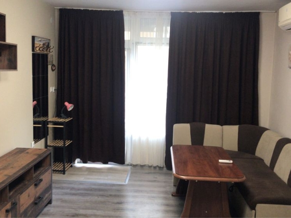 Дава се под наем Едностаен апартамент в Варна, Спортна зала - 30 кв.м за 348.84 € - Снимка #1