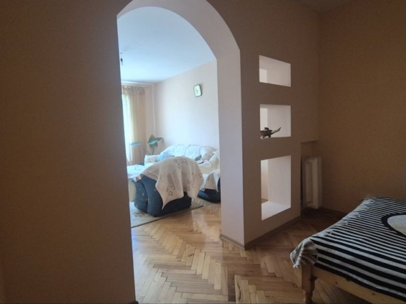 Дава се под наем Тристаен апартамент в София, Банишора - 82 кв.м за 548.25 € - Снимка #1