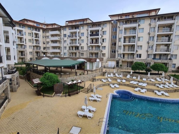 Дава се под наем Тристаен апартамент в к.к. Слънчев бряг - 77 кв.м за 518.67 € - Снимка #1