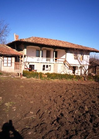 Къща в с. Ивански, Област Шумен - 120 кв.м за 591 €/кв.м - Снимка #1