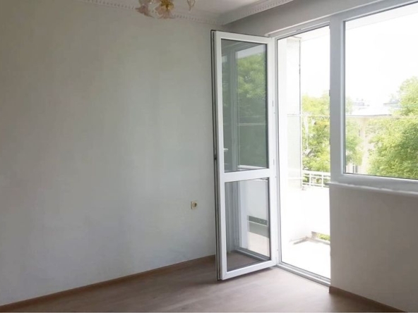 Двустаен апартамент в Стара Загора, Център - 45 кв.м за 822 €/кв.м - Снимка #1