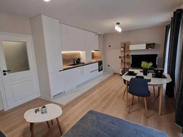 Дава се под наем Двустаен апартамент в София, Кръстова вада - 82 кв.м за 548.25 € - Снимка #1