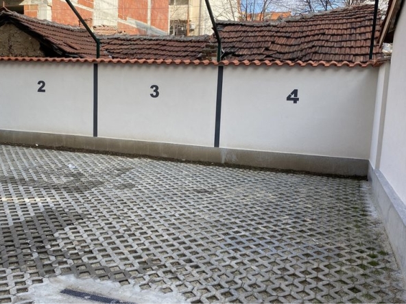 Дава се под наем Гараж / Паркомясто в Пловдив, Кючук Париж - 13 кв.м за 51 € - Снимка #1