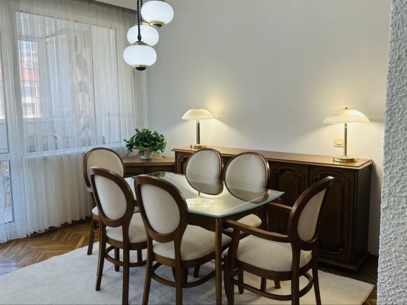 Дава се под наем Тристаен апартамент в Пловдив, Център - 120 кв.м за 1020 € - Снимка #1