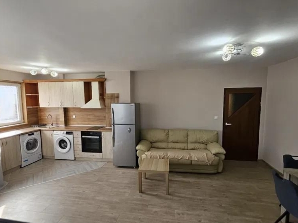 Дава се под наем Четиристаен апартамент в Варна, Лятно кино Тракия - 100 кв.м за 600 € - Снимка #1