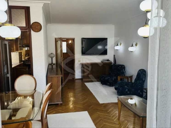 Дава се под наем Тристаен апартамент в Пловдив, Център - 120 кв.м за 997.05 € - Снимка #1
