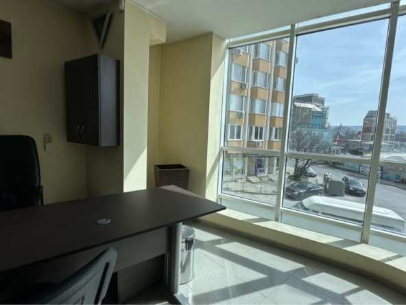 Дава се под наем Офис в Варна, Операта - 26 кв.м за 343.74 € - Снимка #1