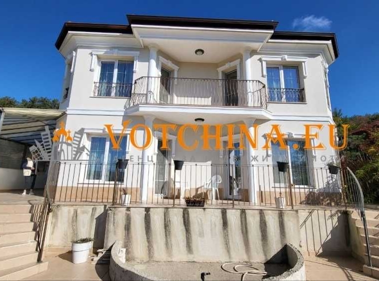 Къща в Варна, Център - 226 кв.м за 1320 €/кв.м - Снимка #1