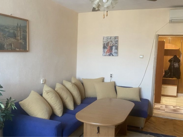 Дава се под наем Тристаен апартамент в Благоевград, Запад - 65 кв.м за 250 € - Снимка #1