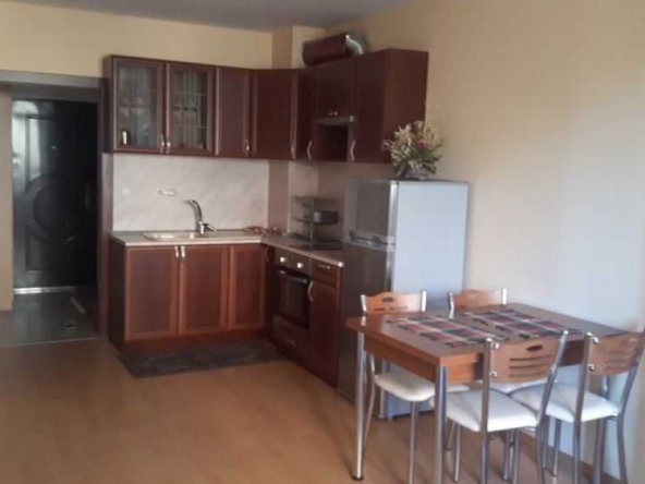 Дава се под наем Тристаен апартамент в София, Зона Б-18 - 105 кв.м за 453.9 € - Снимка #1