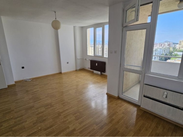 Тристаен апартамент в Пловдив, Тракия - 85 кв.м за 1353 €/кв.м - Снимка #1