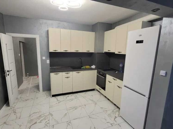 Дава се под наем Тристаен апартамент в София, Люлин 6 - 82 кв.м за 600 € - Снимка #1