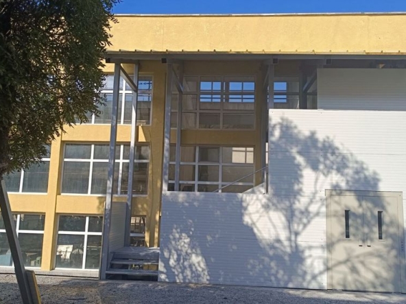 Дава се под наем Склад в Велико Търново, Промишлена зона - Запад - 280 кв.м за 714 € - Снимка #1