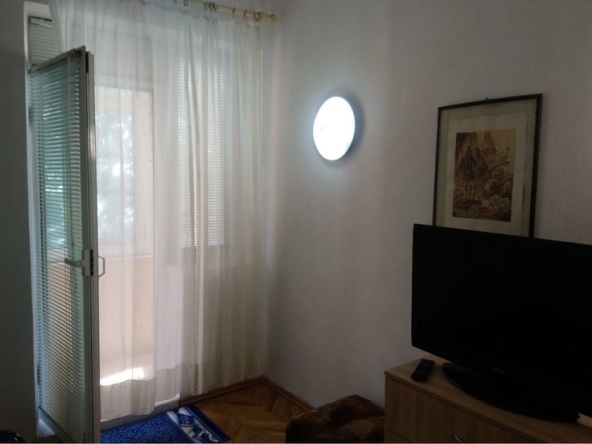 Дава се под наем Тристаен апартамент в Варна, Христо Ботев - 100 кв.м за 612 € - Снимка #1