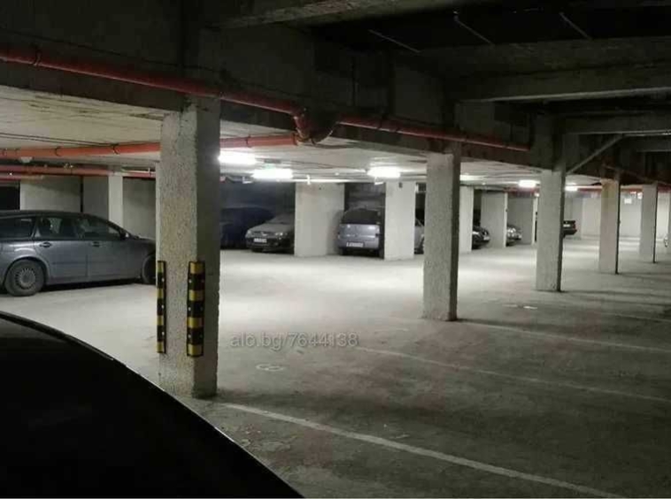 Дава се под наем Гараж / Паркомясто в Шумен, Куршум чешма - 15 кв.м за 35.7 € - Снимка #1