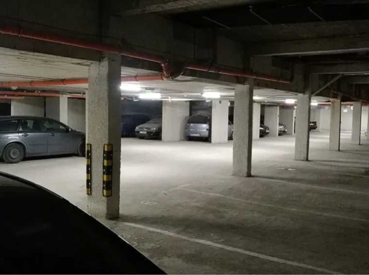 Дава се под наем Гараж / Паркомясто в Шумен, Куршум чешма - 15 кв.м за 40.8 € - Снимка #1