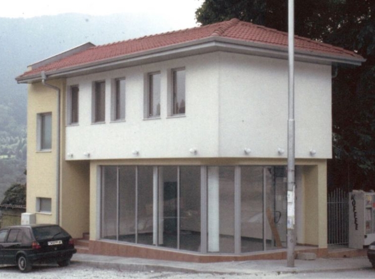 Магазин в Смолян, Каптажа - 100 кв.м за 1550 €/кв.м - Снимка #1